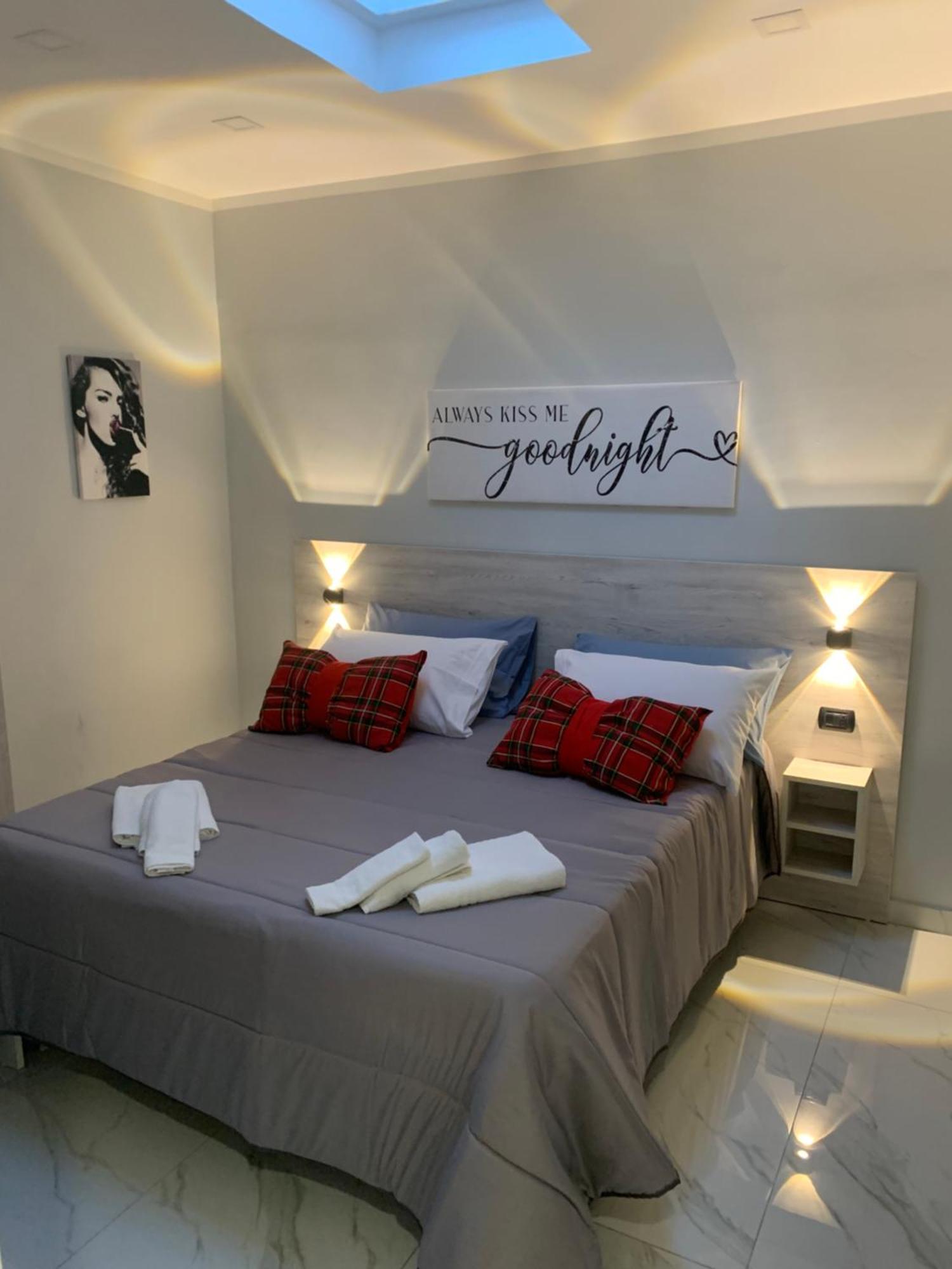 Fortunato'S Home เนเปิลส์ ภายนอก รูปภาพ